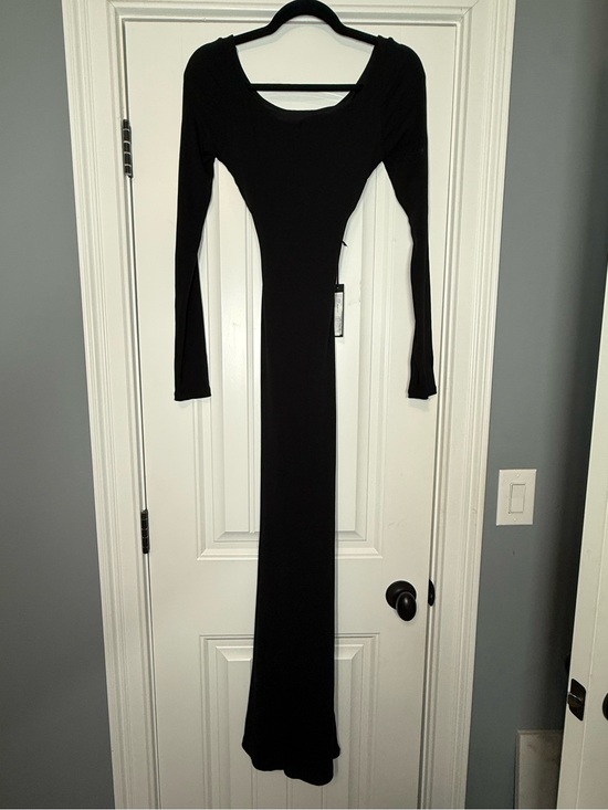Ta3 Dresses & Skirts - NWT Ta3 Body Cinching Maxi Dress - XS